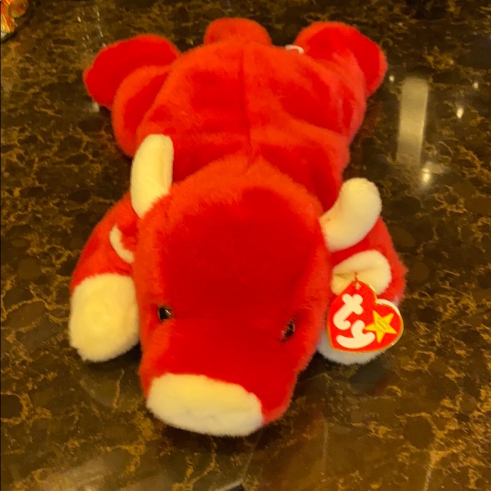 Ty Beanie Buddy Snort 16” Red Bull Beautiful gift or collectible NWT